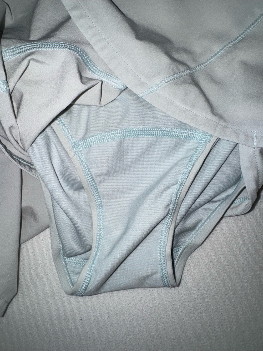 Lululemon Speed Up Mid-Rise Lined Short 4" - Picture 5 of 6